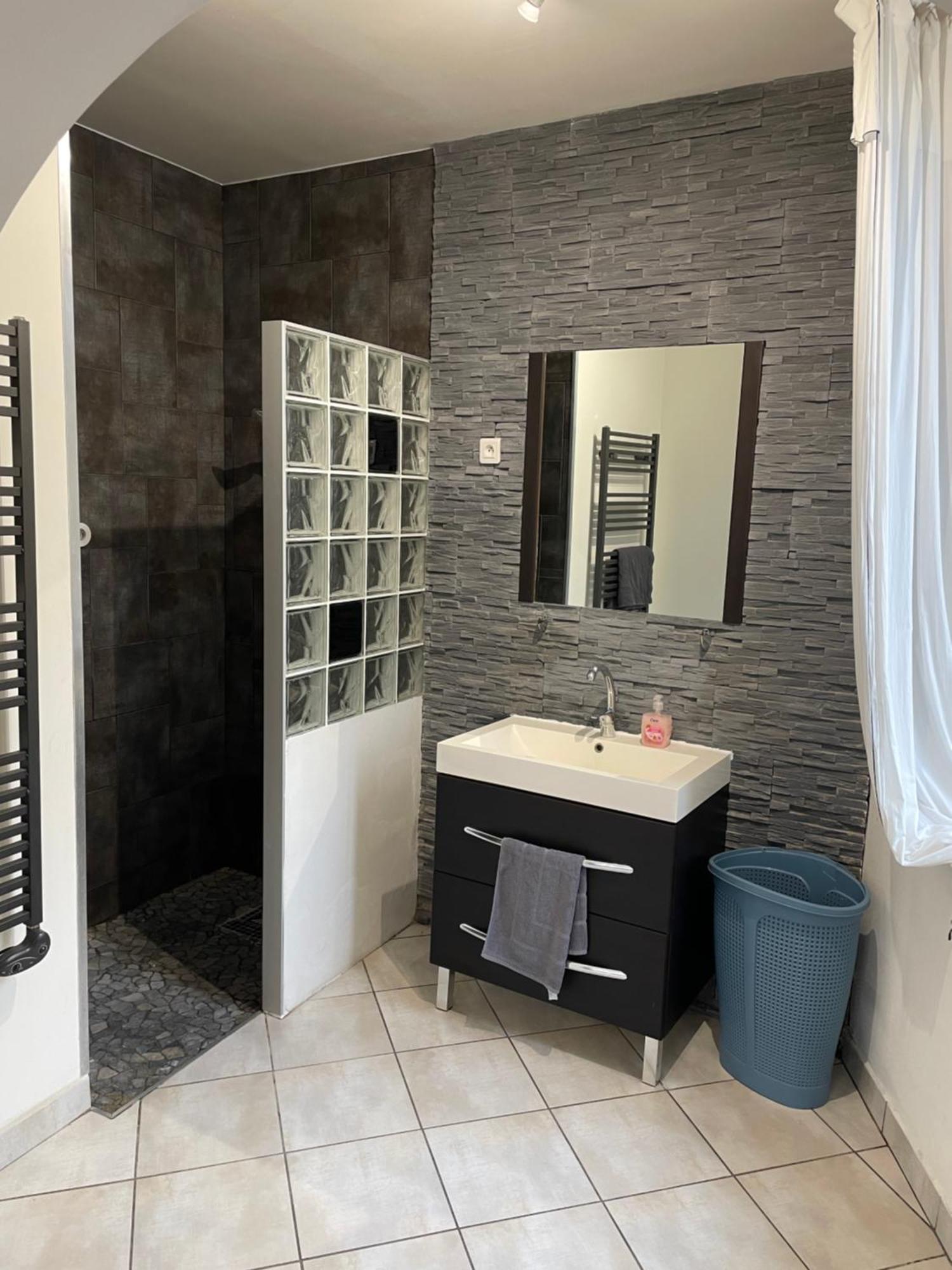 Grand T2 Sur Cour Apartman Aufferville Kültér fotó