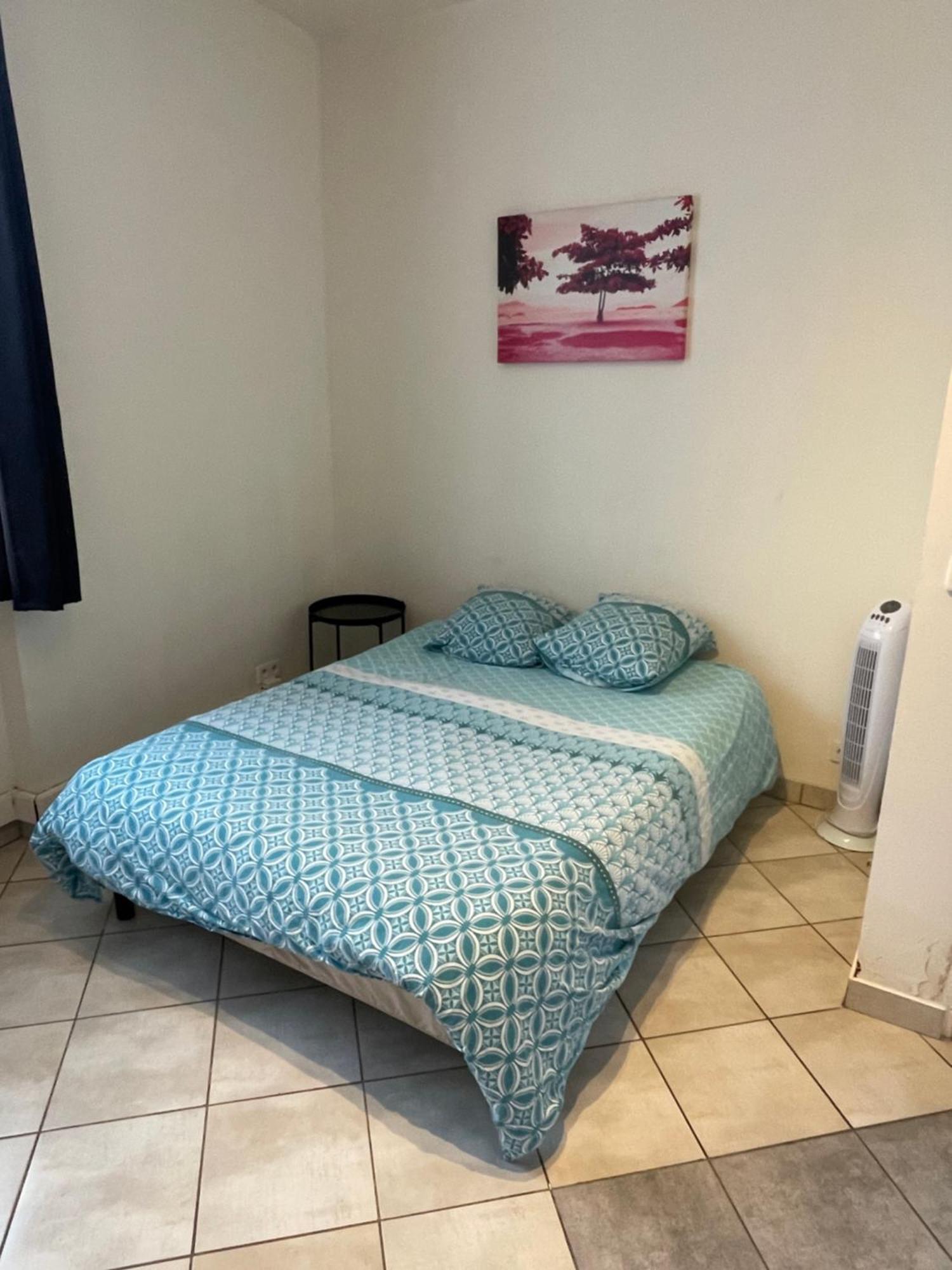 Grand T2 Sur Cour Apartman Aufferville Kültér fotó